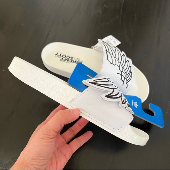 💙 NWT💙 ADIDAS Jeremy Scott Monogram Adilette Wings Slides
 ￼ ￼ - Picture 3 of 8